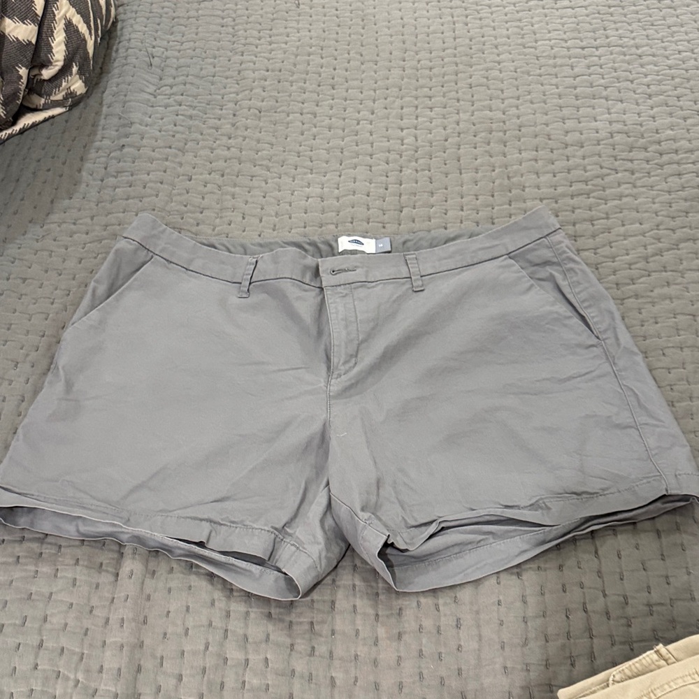 Old Navy Light Gray Women’s Shorts